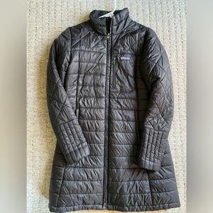 Patagonia Long Black insulated jacket  Size M
